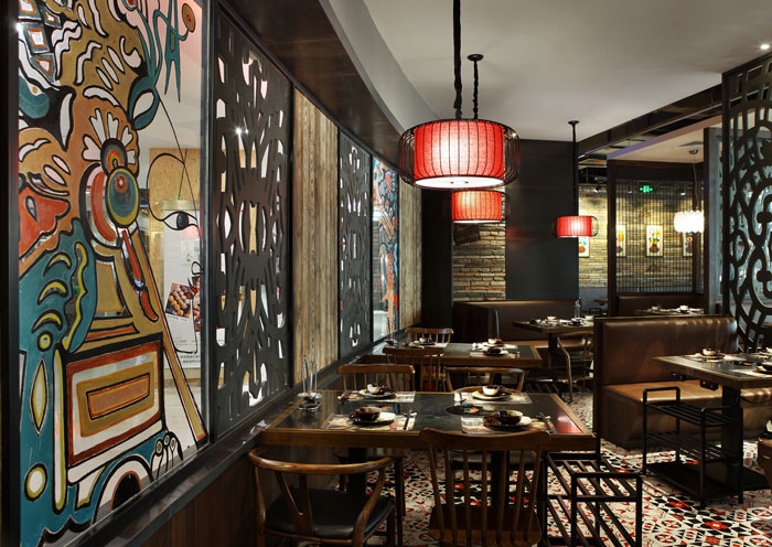 沉穩(wěn)、古樸、自然、寧靜的火鍋店隔斷方案設(shè)計(jì)效果圖