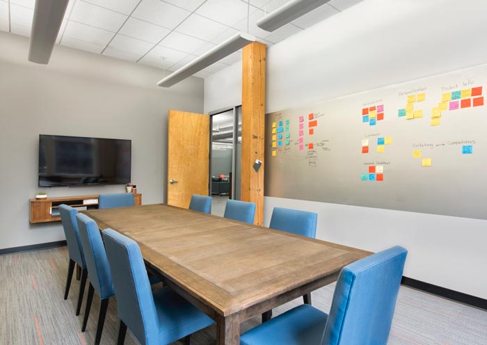 廣告公司辦公室會議室裝修設(shè)計案例效果圖