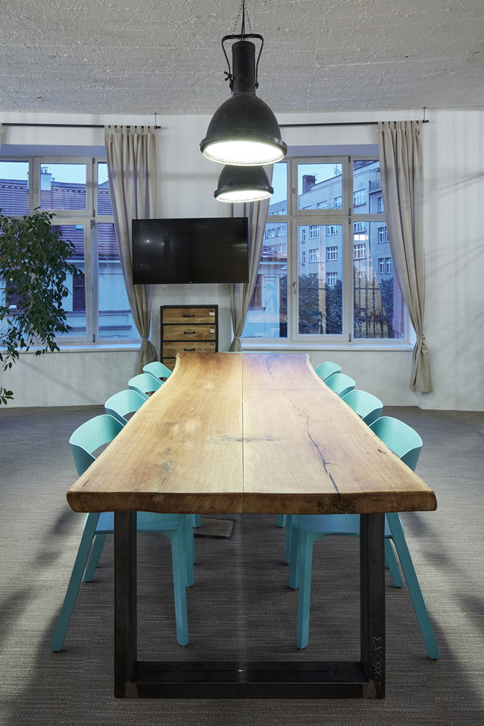 工廠辦公室會(huì)議室效果圖