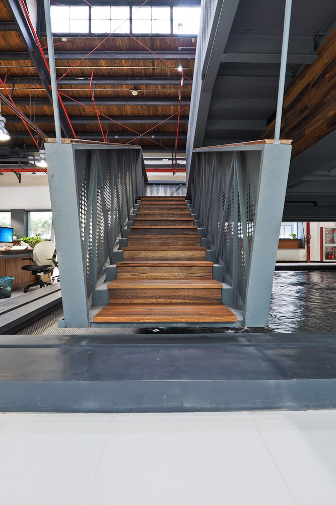 實業(yè)投資公司辦公室樓梯裝修設(shè)計效果圖