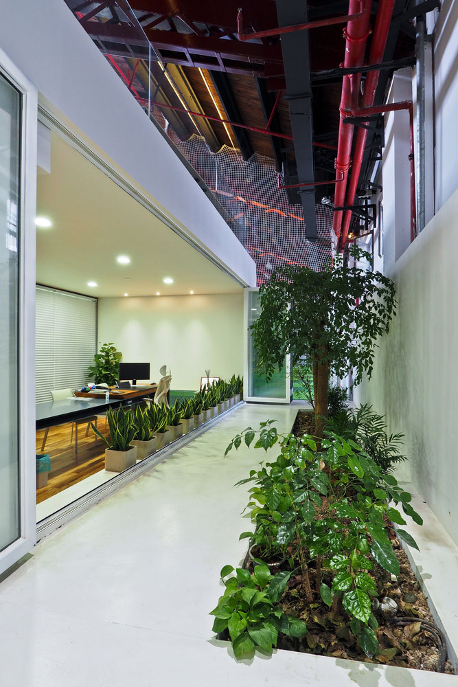 實業(yè)投資公司經(jīng)理辦公室裝修設(shè)計效果圖