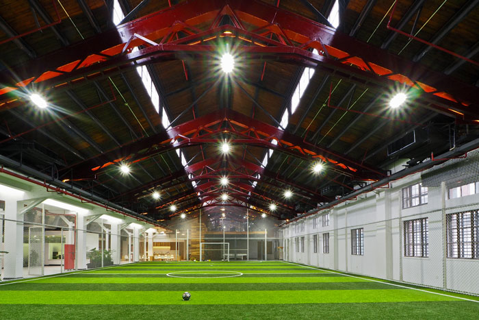 實業(yè)投資公司辦公室足球場裝修設(shè)計效果圖