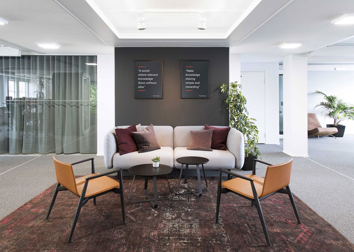 軟件公司辦公室前廳接待區(qū)裝修設計效果圖