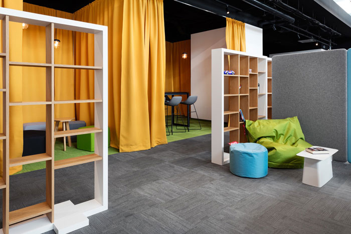 1100平方辦公室洽談區(qū)裝修設計效果圖