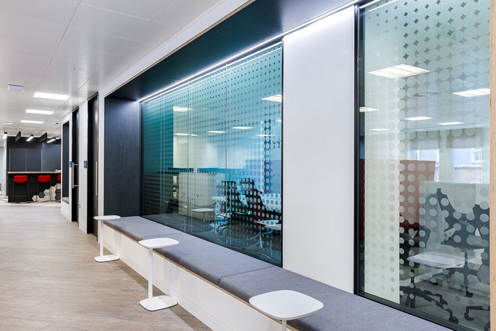 科技公司辦公室休息區(qū)裝修設(shè)計效果圖