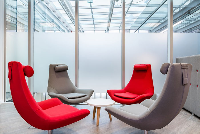 科技公司辦公室洽談區(qū)裝修設(shè)計效果圖