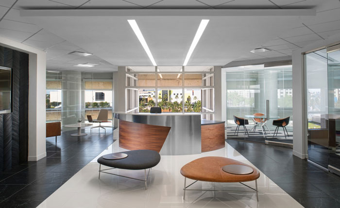 營(yíng)銷策劃公司辦公室前臺(tái)裝修設(shè)計(jì)效果圖