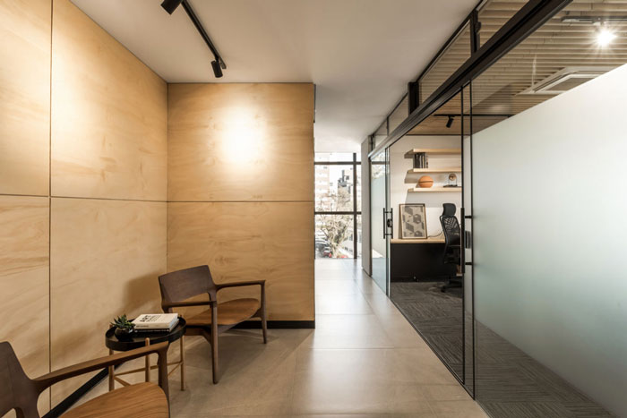 木材公司辦公室進(jìn)門過(guò)道裝修設(shè)計(jì)效果圖