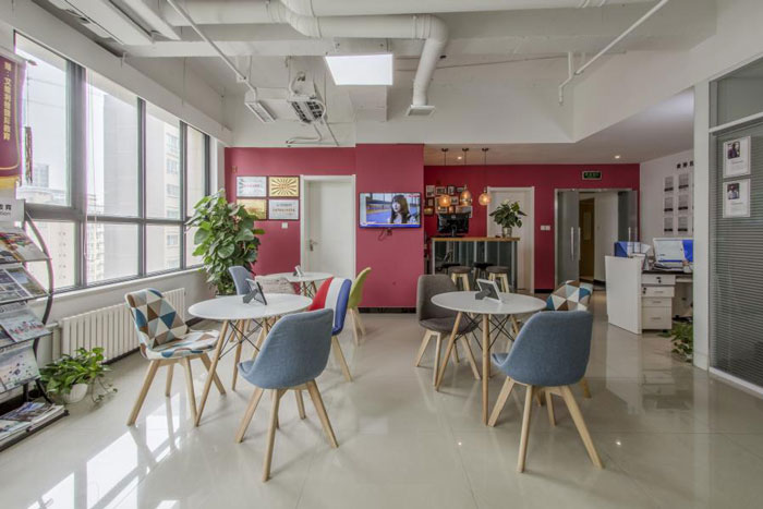 杭州塘棲辦公室洽談區(qū)裝修設(shè)計方案