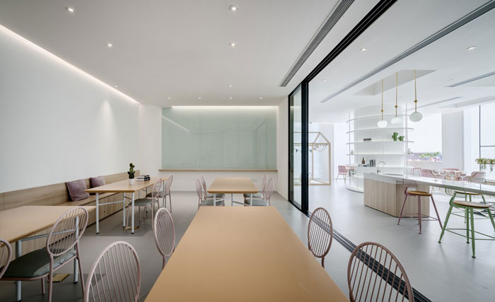 美容機(jī)構(gòu)辦公室裝修設(shè)計(jì)效果圖