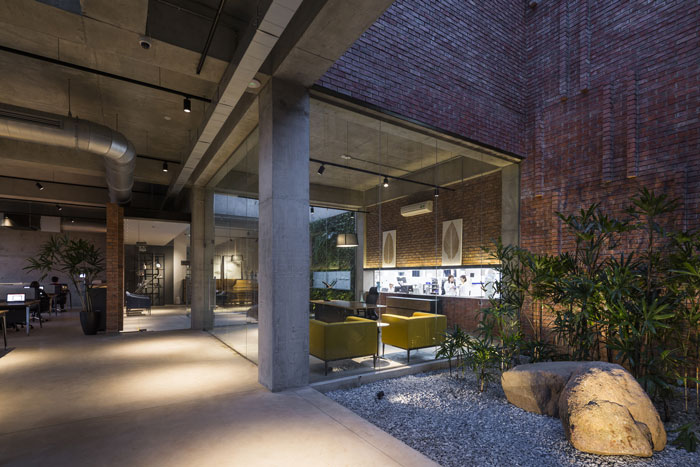 工廠辦公室過道裝修設(shè)計效果圖