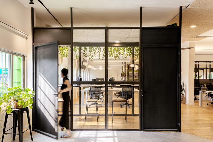 網(wǎng)絡(luò)公司辦公室進(jìn)門(mén)區(qū)裝修設(shè)計(jì)效果圖