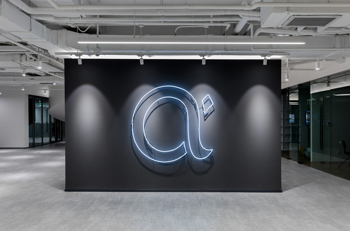 科技辦公樓隔斷裝修設(shè)計效果圖