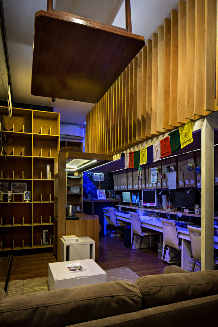 原生態(tài)辦公室進(jìn)門區(qū)裝修設(shè)計效果圖