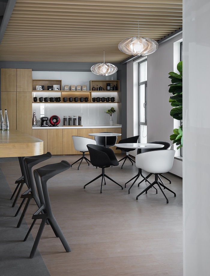 產(chǎn)業(yè)園辦公室休息區(qū)裝修設(shè)計(jì)效果圖