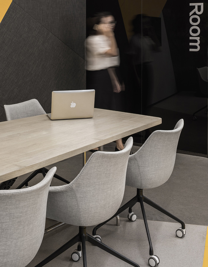 產(chǎn)業(yè)園辦公室獨(dú)立辦公區(qū)裝修設(shè)計(jì)效果圖