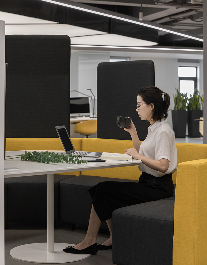 產(chǎn)業(yè)園辦公室獨(dú)立辦公區(qū)裝修設(shè)計(jì)效果圖