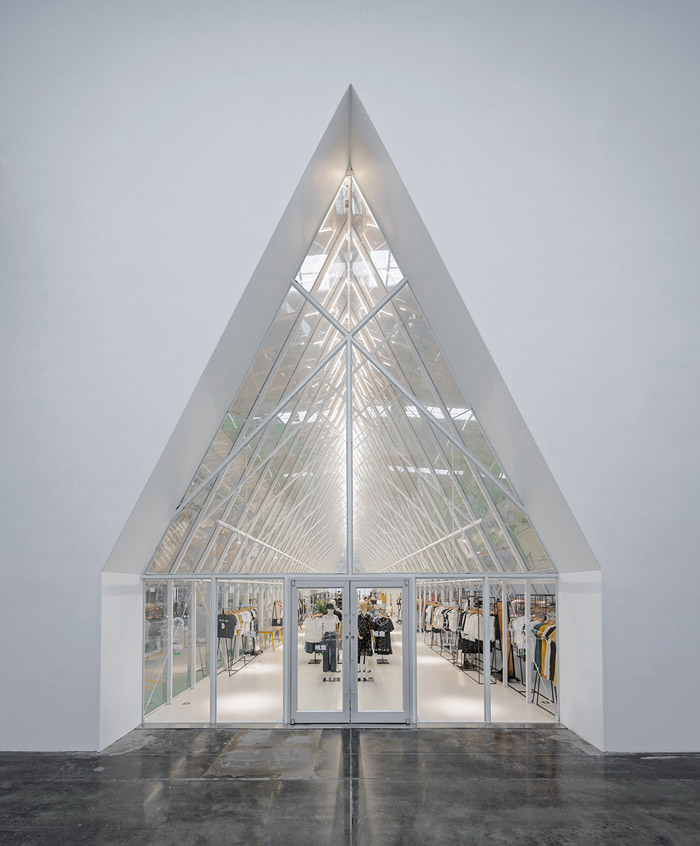 新零售體驗店服裝區(qū)裝修設計效果圖