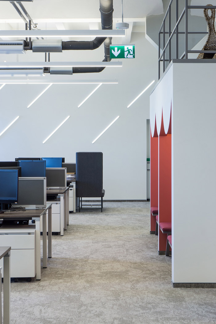 科技公司loft辦公室過道設(shè)計方案