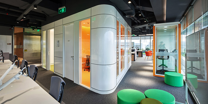 科技園區(qū)辦公樓動線裝修設(shè)計(jì)效果圖