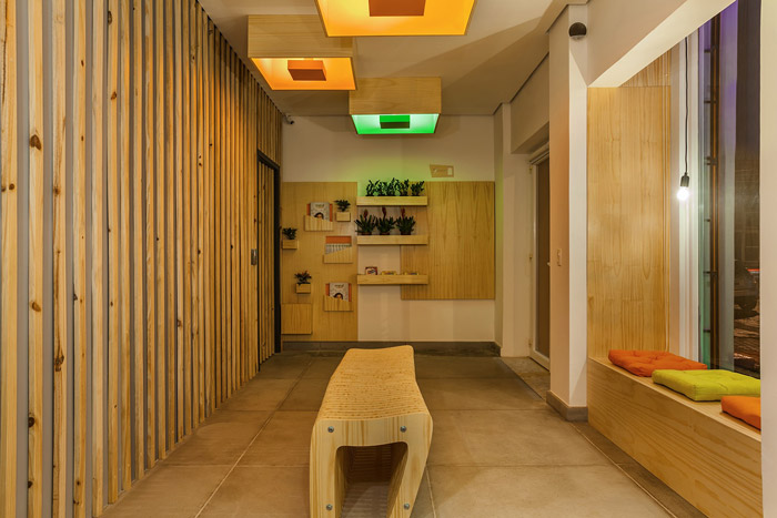 少兒編程培訓(xùn)學(xué)校進(jìn)門區(qū)裝修設(shè)計效果圖