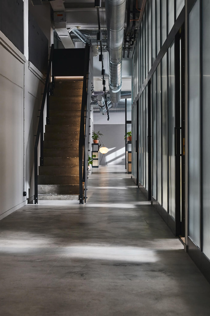 廠房改造辦公空間過(guò)道裝修設(shè)計(jì)效果圖