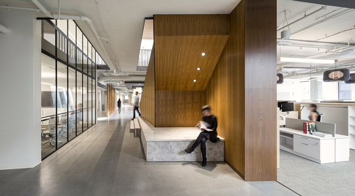 200人辦公室過(guò)道裝修設(shè)計(jì)效果圖