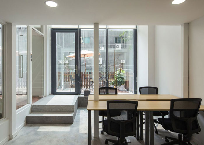 工廠改造辦公室辦公區(qū)裝修設(shè)計效果圖