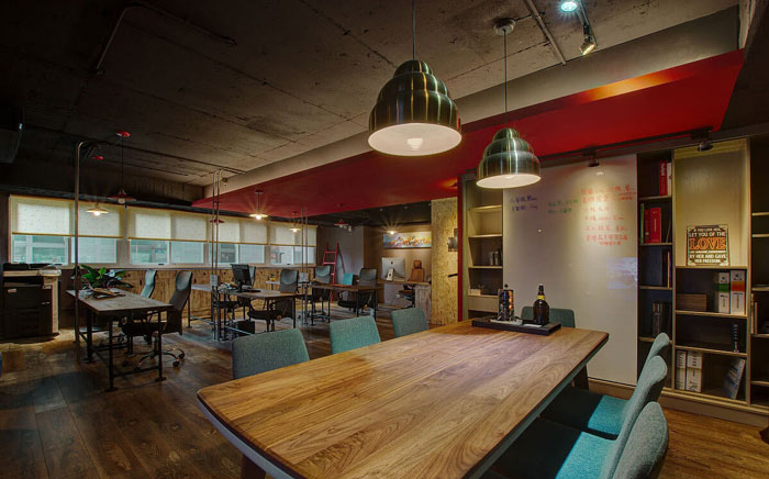 復古辦公室辦公區(qū)設(shè)計效果圖