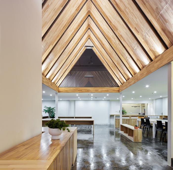 5.4米層高辦公室進門區(qū)裝修設(shè)計效果圖